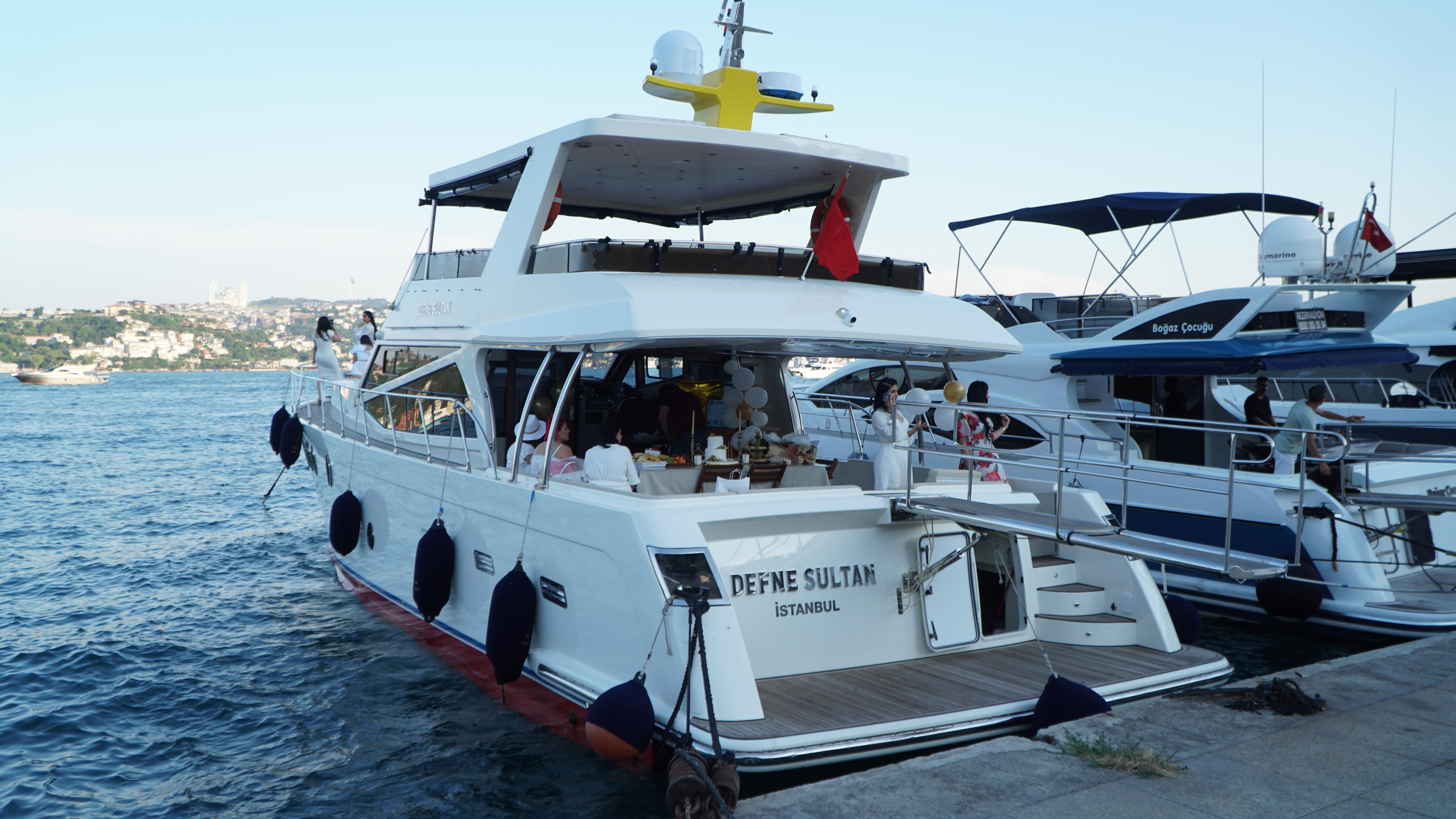 Boğaz turunda yeni trend: M/Y DEFNE SULTAN