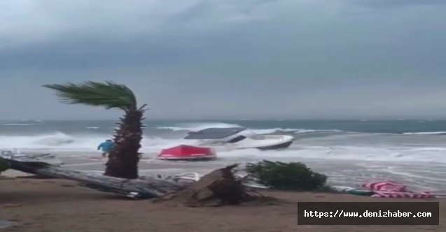 Fırtına Avşa Adası’nda teknelere zarar verdi