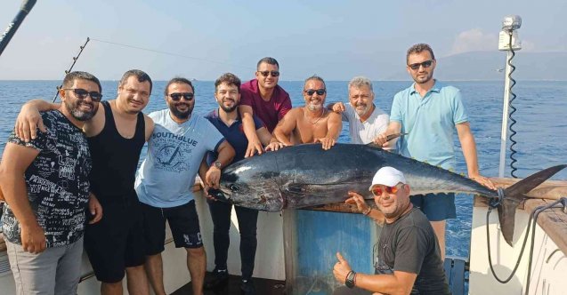 2 metre 15 santimetre boyunda orkinos yakalandı