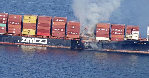 Seaspan Corp'a ait panamax konteyner gemisinde yangın
