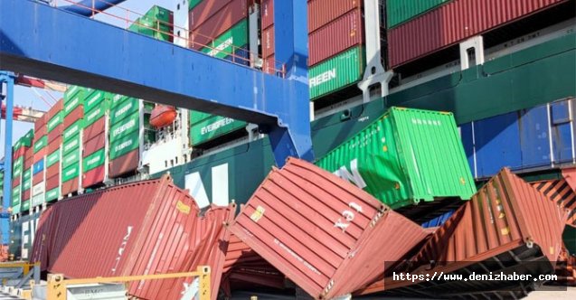 Taipei Limanı&#039;nda konteynerler vinçten iskeleye düştü