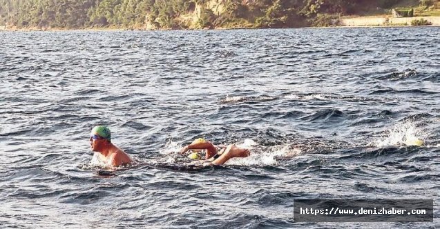 Turan Hançerli, İstanbul&#039;dan sonra Çanakkale Boğazı&#039;nı yüzerek geçti.