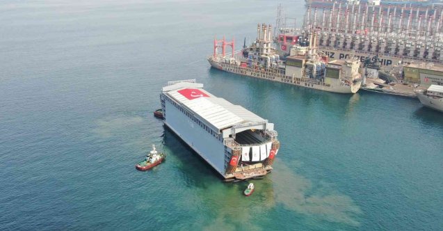 Yalova’da kendi sınıfında dünyada tek denizaltı havuzu denize indirildi