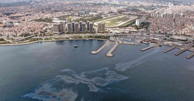 Zeytinburnu sahilinde mazot kirliliği havadan görüntülendi