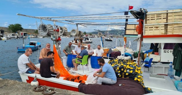 150 tekne limanda mahsur kaldı