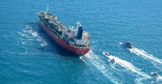 İRAN,757 bin litre kaçak yakıt taşıyan gemiye el koydu