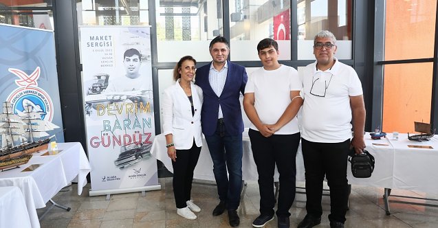 Türkiye birincisi Devrim Baran Gündüz, ilk sergisini Aliağa Gençlik Merkezi’nde açtı