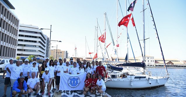 Yelkenli Tekneler 9 Eylül Coşkusuna Denizden Renk Kattı