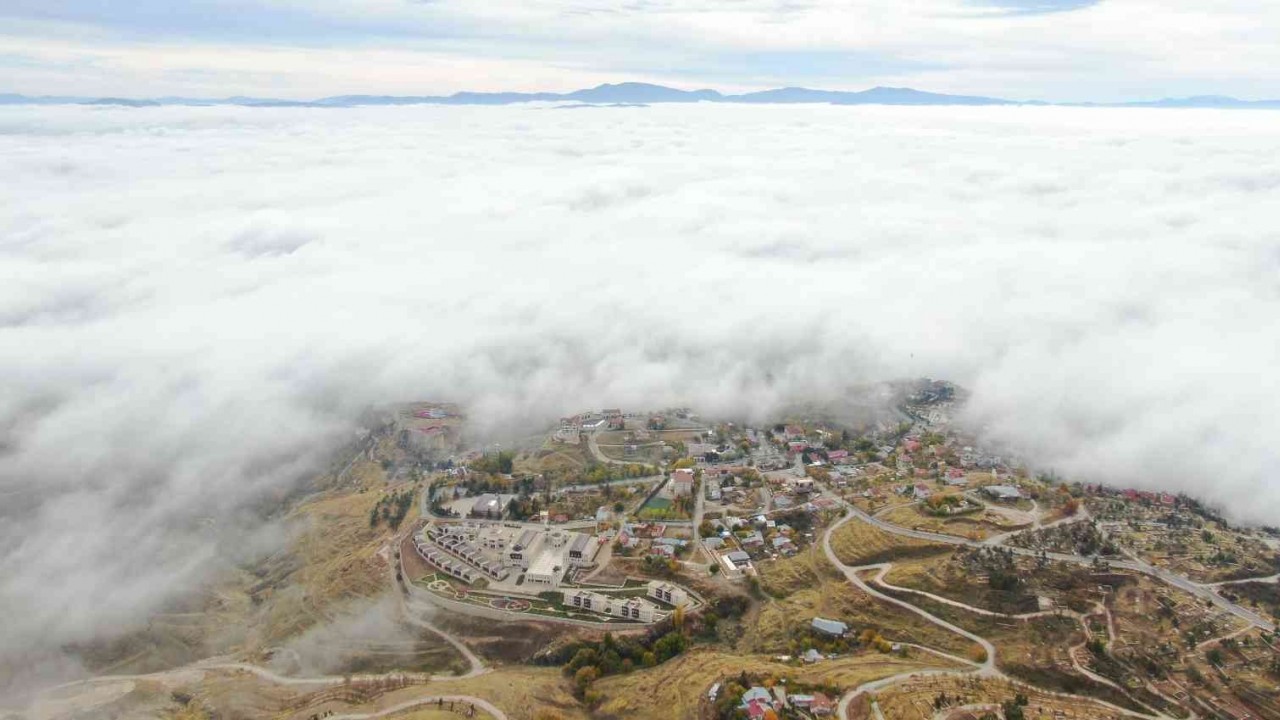 Elazığ sis denizinde kayboldu, ortaya kartpostallık görüntüler çıktı