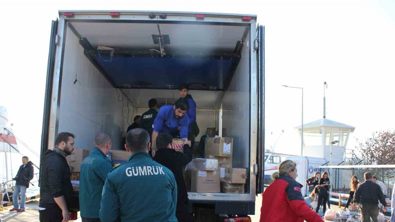 Rodos, depremzedeler için üçüncü kez feribot dolusu yardım yolladı