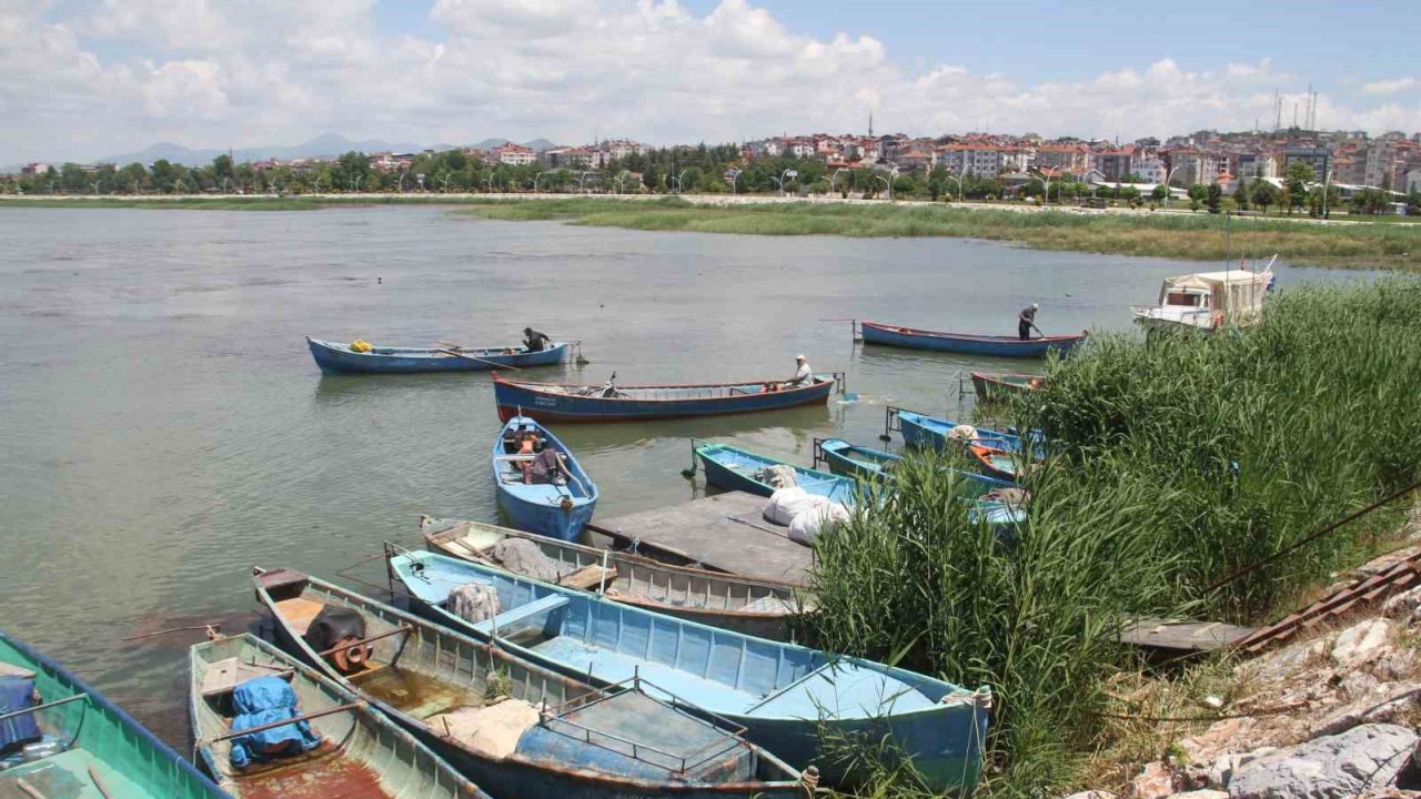 Beyşehir Gölü’nde balık avı sezonunu açıldı