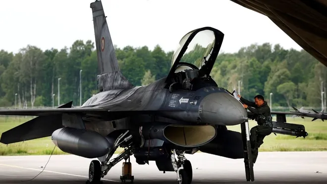 ABD &#039;İran&#039;ı caydırmak için !&#039; Hürmüz Boğazı&#039;na F-16 gönderiyor