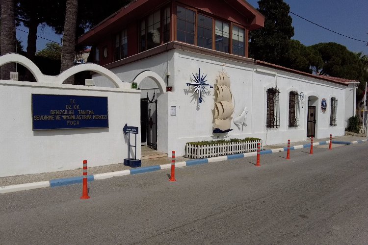 İzmir Foça&#039;da bu merkez denizciliği sevdiriyor