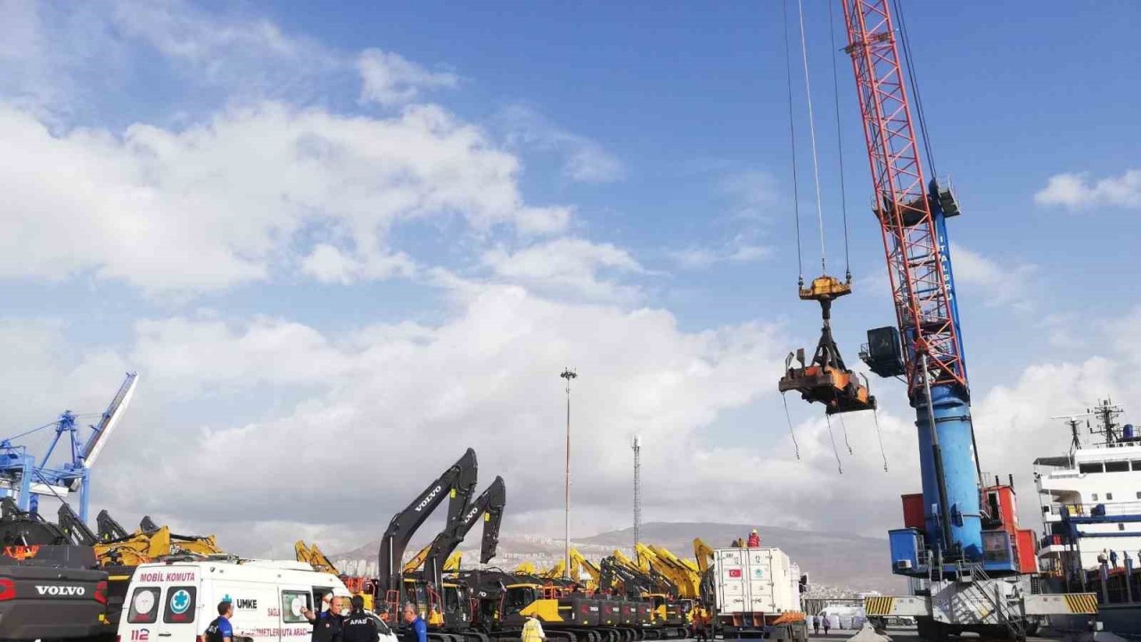 Gazze’ye sağlık malzemeleri taşıyacak gemi İzmir’den yola çıkıyor