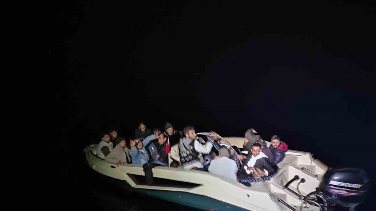 Marmaris’te 18 düzensiz göçmen kurtarıldı