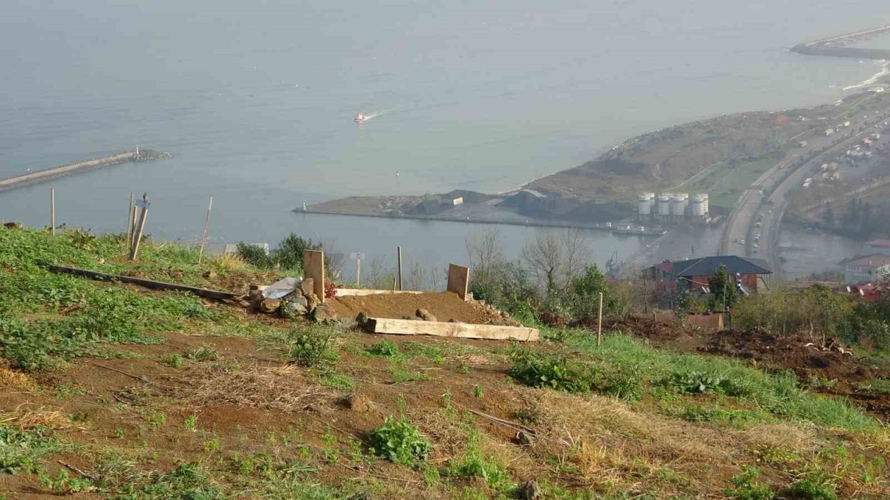 Deniz manzaralı mezarlığa definler başladı