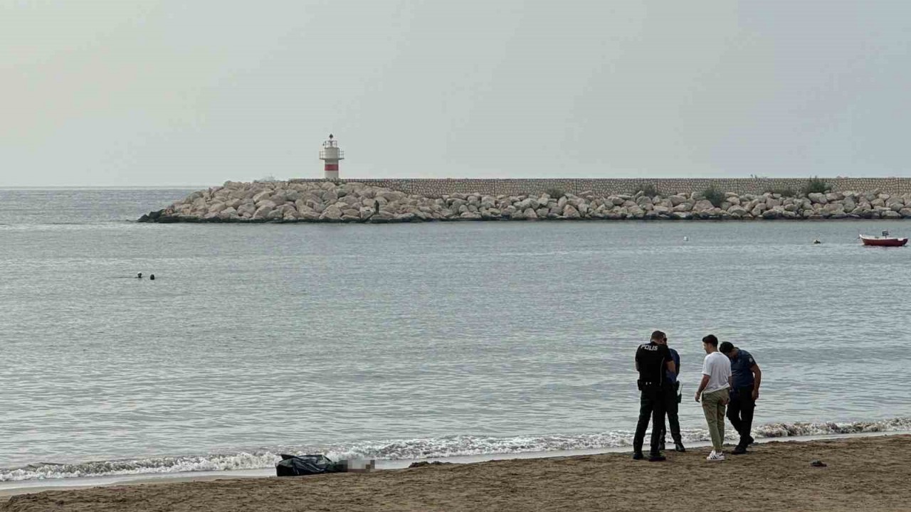 Denize giren bir kişi boğularak hayatını kaybetti