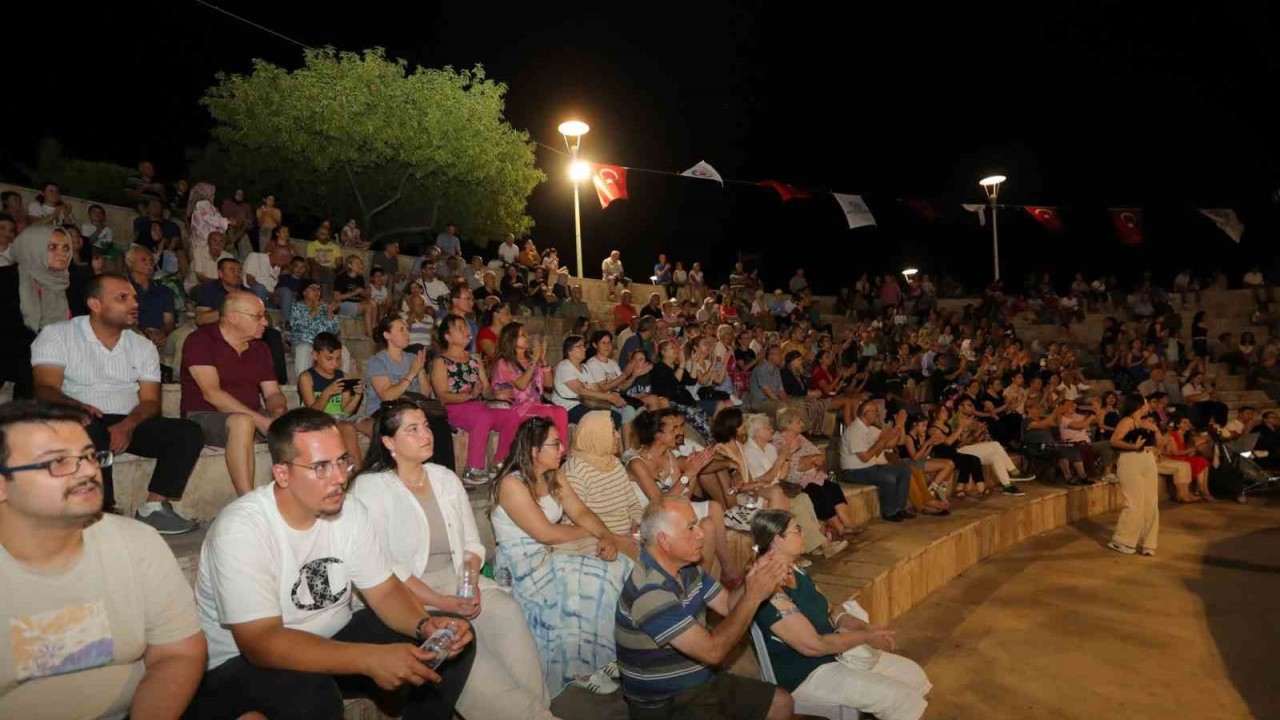 Denizli Büyükşehir’de sıcak yaz akşamlarını serinletecek konserler başladı