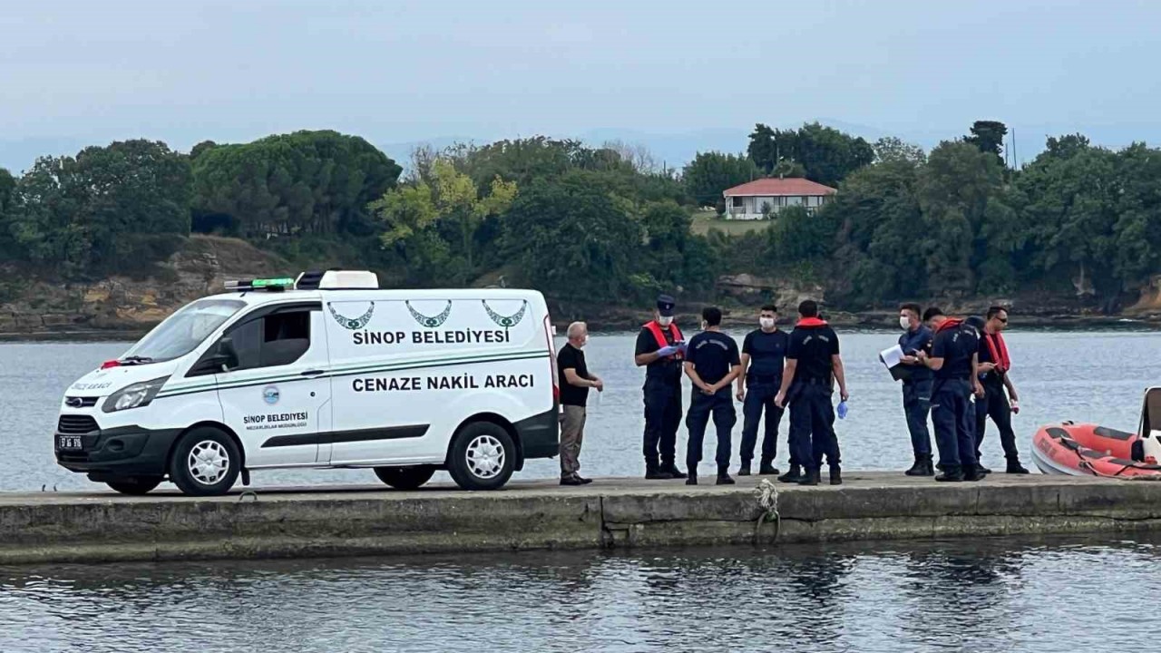 Sinop’ta denizde erkek cesedi bulundu