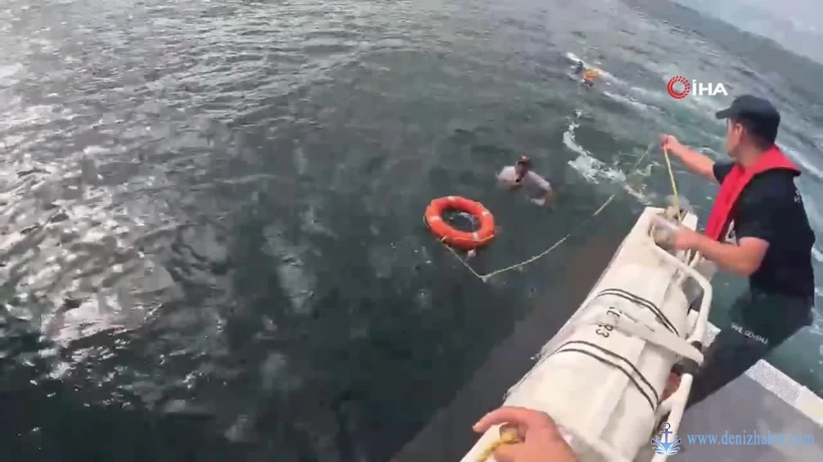 Akdeniz’de can pazarı: 3 kişi batan tekneden böyle kurtarıldı