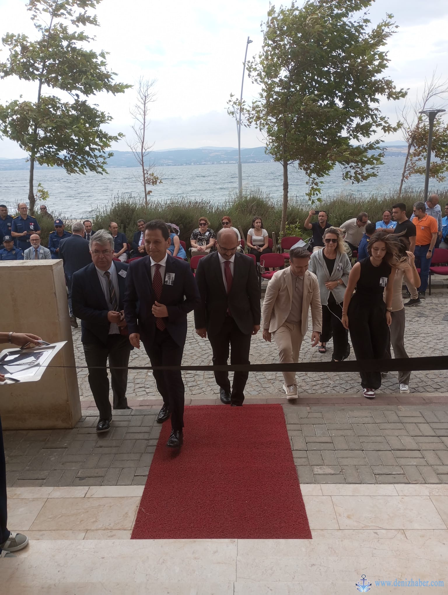 Meslek Şehidi Kılavuz Kaptan Oğuz Kök'ün Adı Gelibolu Kılavuzluk İstasyonu'na Verildi5