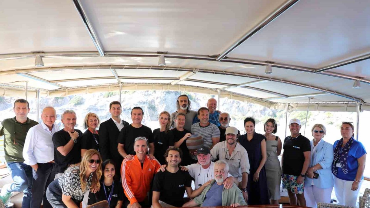 Bodrum’da sanat eserleri mavi sularla buluştu