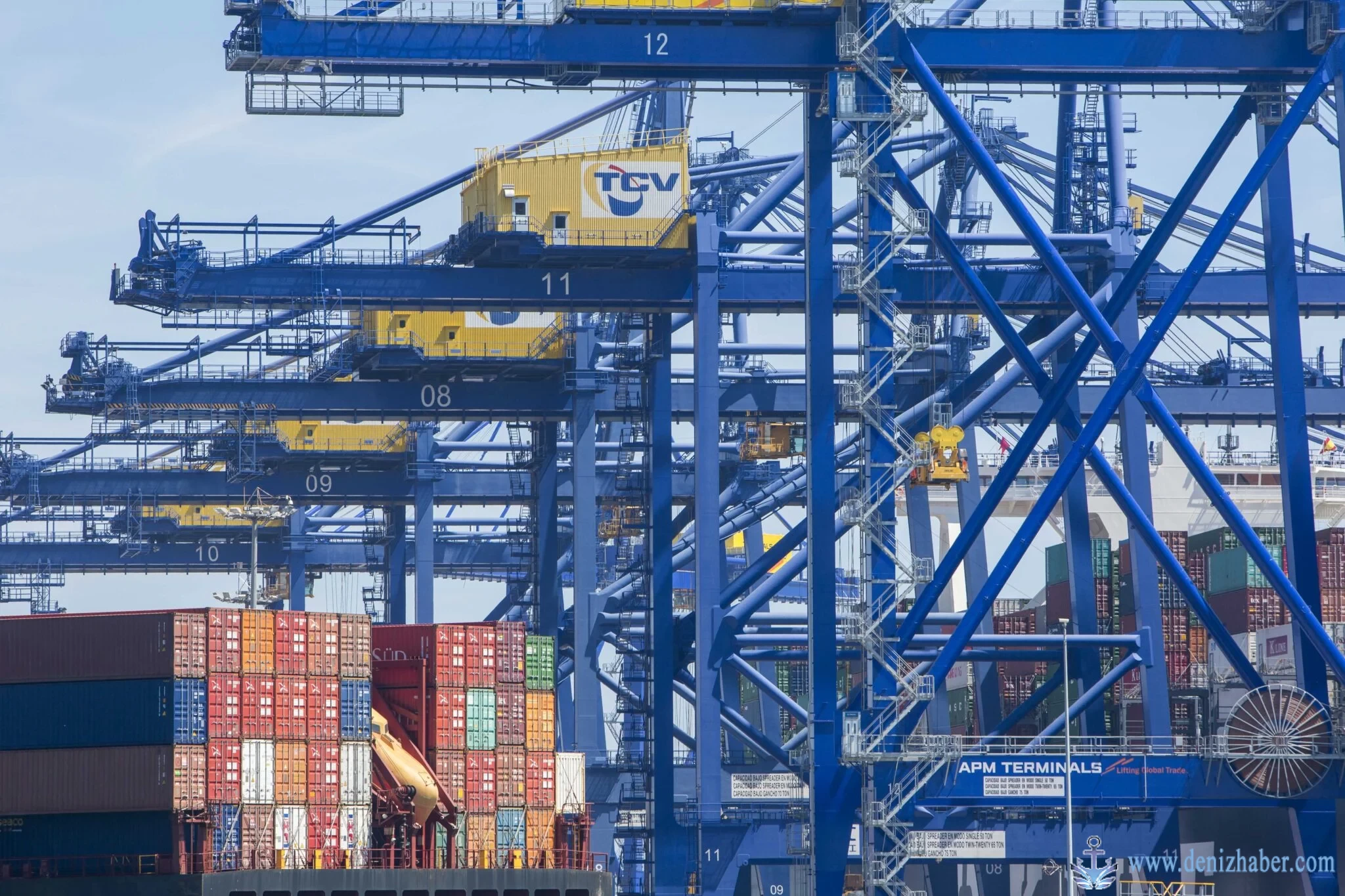 Valencia Liman İdaresi  konteynerlerin geçişi ve lojistik zinciri için önlem alıyor