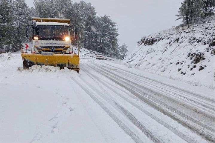 Denizli Büyükşehir&#039;den kar mesaisi