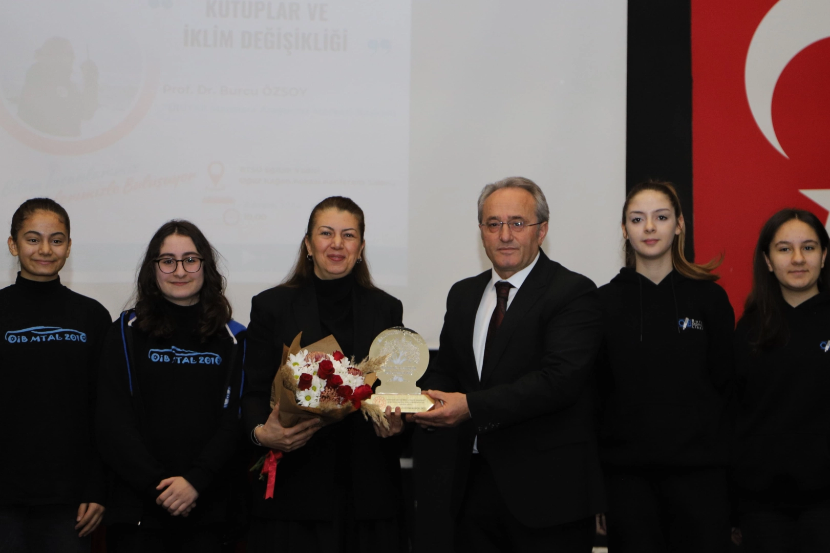 Prof. Dr. Burcu Özsoy Bursa&#039;da gençlerle buluştu!