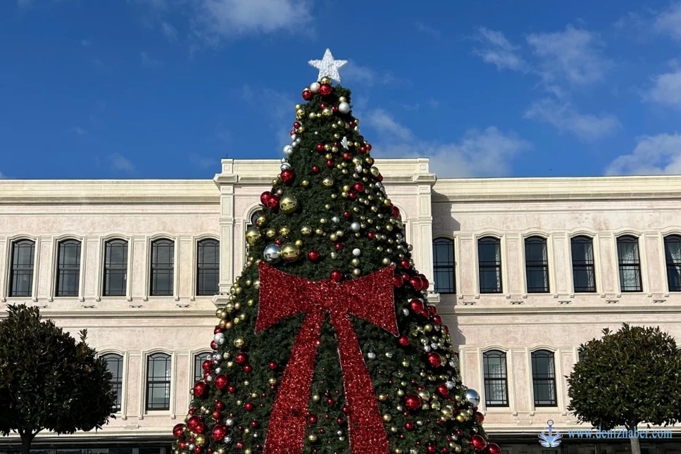 İstanbul Boğazı’ndan yılbaşı hazırlıkları son hız sürüyor