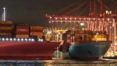Hong Kong Limanı'nda kaza: Dev gemiler çarpıştı!