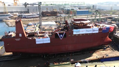 Tersan'da Takapo isimli balıkçı gemisi denize indirildi