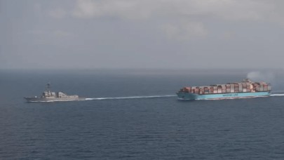 Maersk, İsrail'e silah veya mühimmat gönderdiğini reddediyor