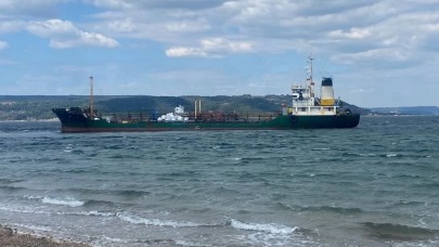 Atık taşıyan gemi karaya oturdu!