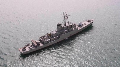 İran, 1 milyon litre kaçak akaryakıt taşıyan gemiyi yakaladı