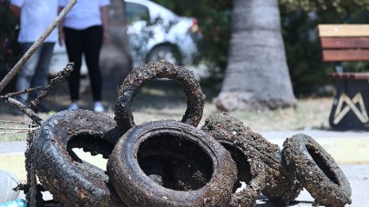 Denizden Bu Sefer Balık Değil, Lastik Toplandı!