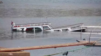 Nijerya'da yolcu teknesi battı: 37 ölü