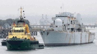 İngiliz donanmasına ait gemi İzmir'de sökülecek!