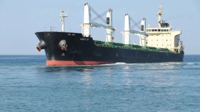 Karaya oturan “Angy R” adlı kuru yük gemisi kurtarıldı!