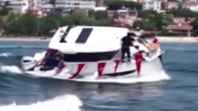 Silivri’de Tekne Yan Yattı, Gazeteciler Ölümden Döndü!