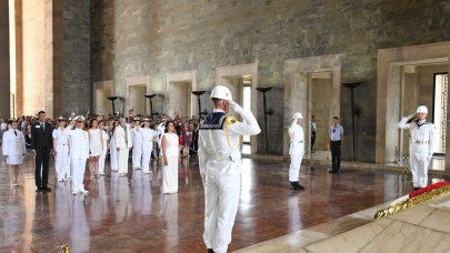 Kadın Denizciler Kabotaj Bayramı’nda Ata’nın Huzurunda