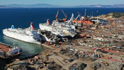 HMS Bristol söküm için Aliağa'da!