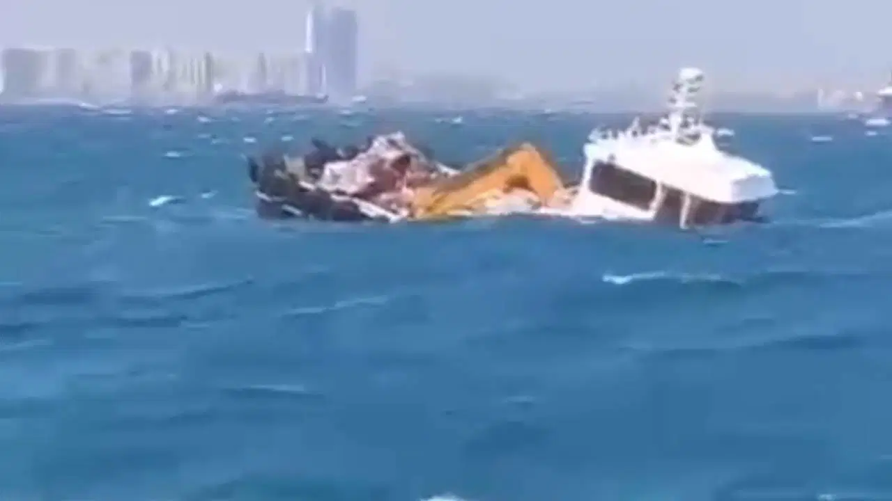 İstanbul’da kuvvetli fırtınada acente botu battı!