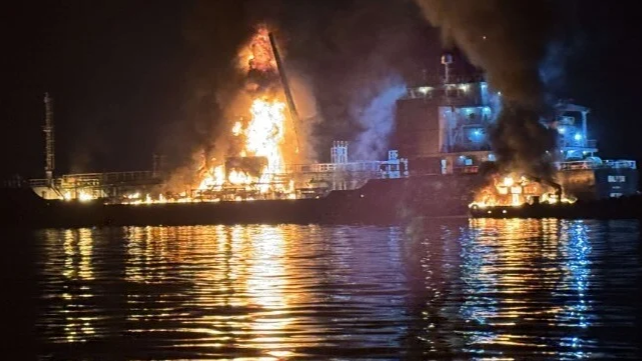 Kimyasal yüklü tankerde yangın: 1 ölü, 2 yaralı