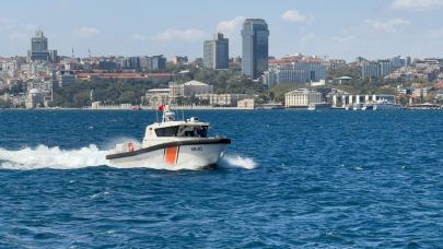 Yüzme yarışında kaybolan Rus yüzücüyü arama çalışmaları sürüyor