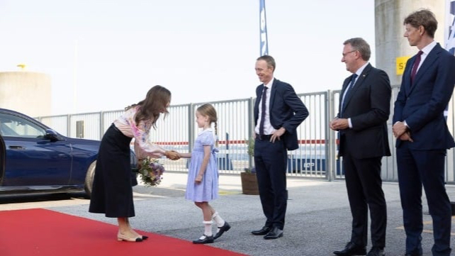 Kraliçe Mary, Danimarka’nın İlk Elektrikli Römorkörünü İsimlendirdi