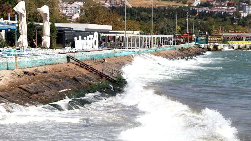 Tekirdağ Açıklarında Poyraz Deniz Trafiğini Etkiliyor