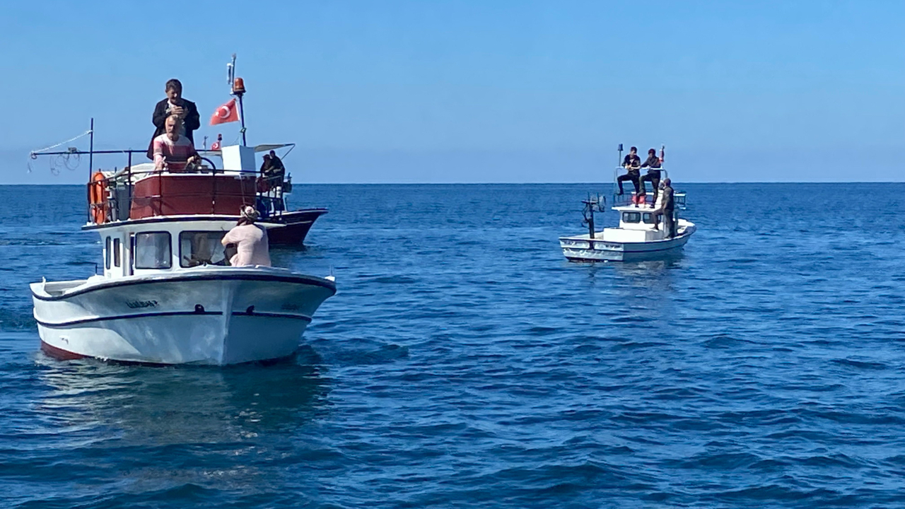 Rize’de balıkçılardan kafes balıkçılığına karşı eylem