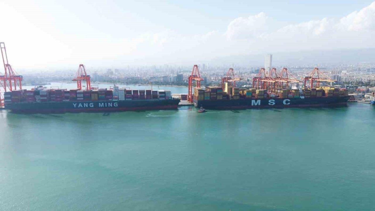 400 metrelik mega gemi ilk kez o limana yanaştı