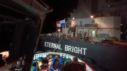 Çanakkale Boğazında Arızalanan Dev Gemi Güvenli Bölgede